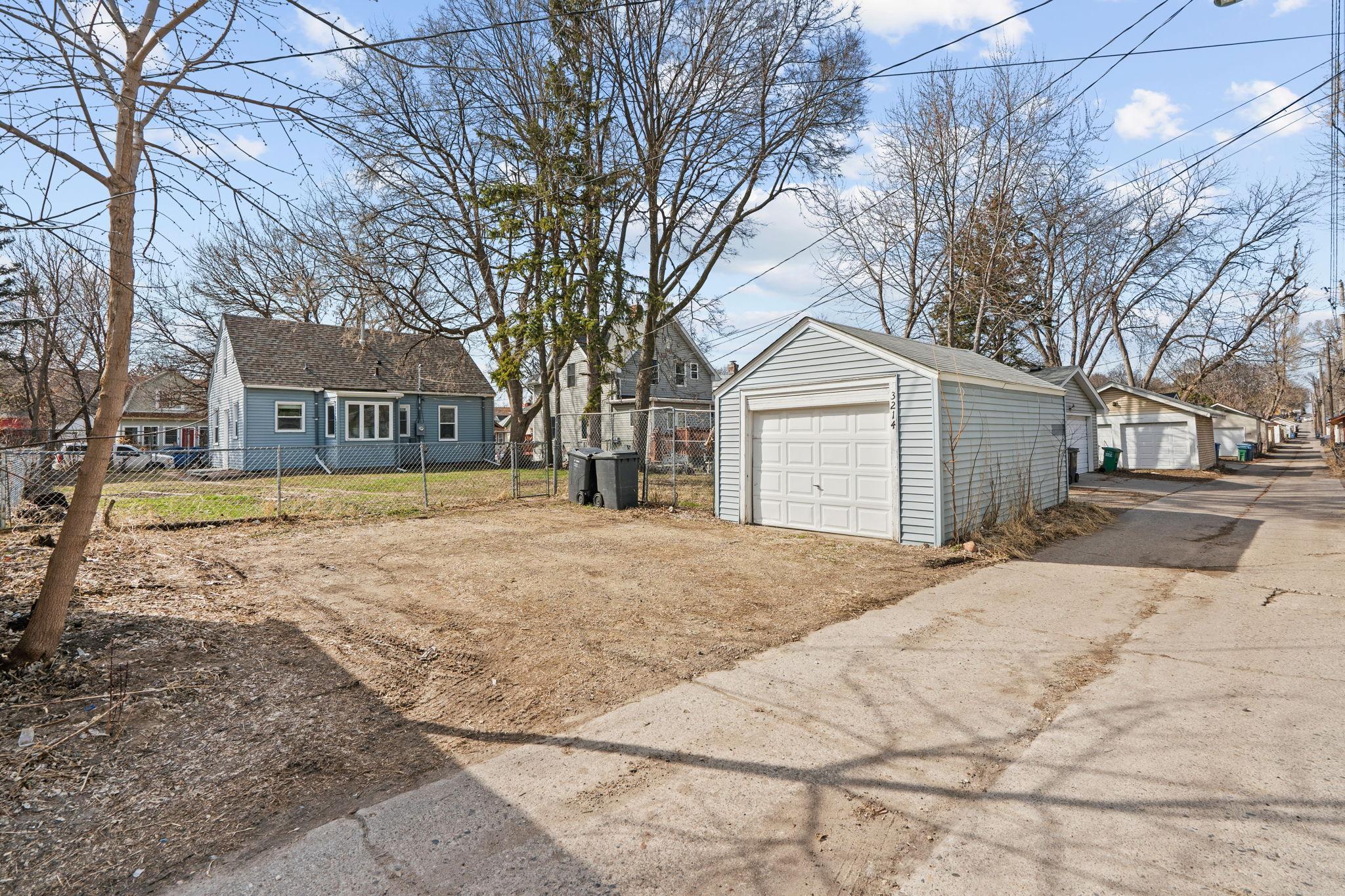 10-web-or-mls-3214 Dupont Ave-10.jpg