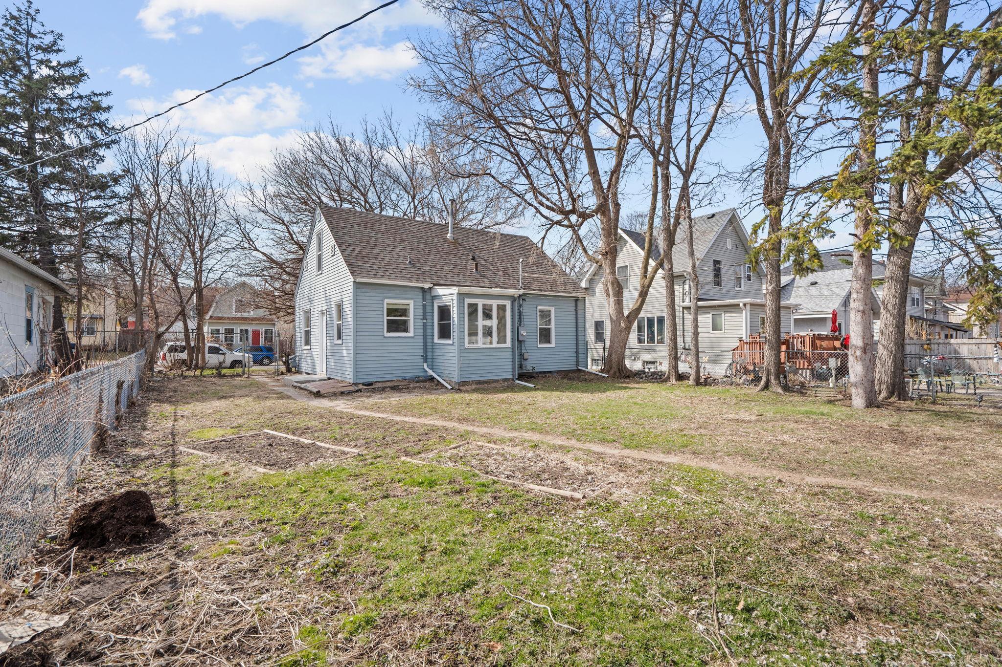 7-web-or-mls-3214 Dupont Ave-7.jpg