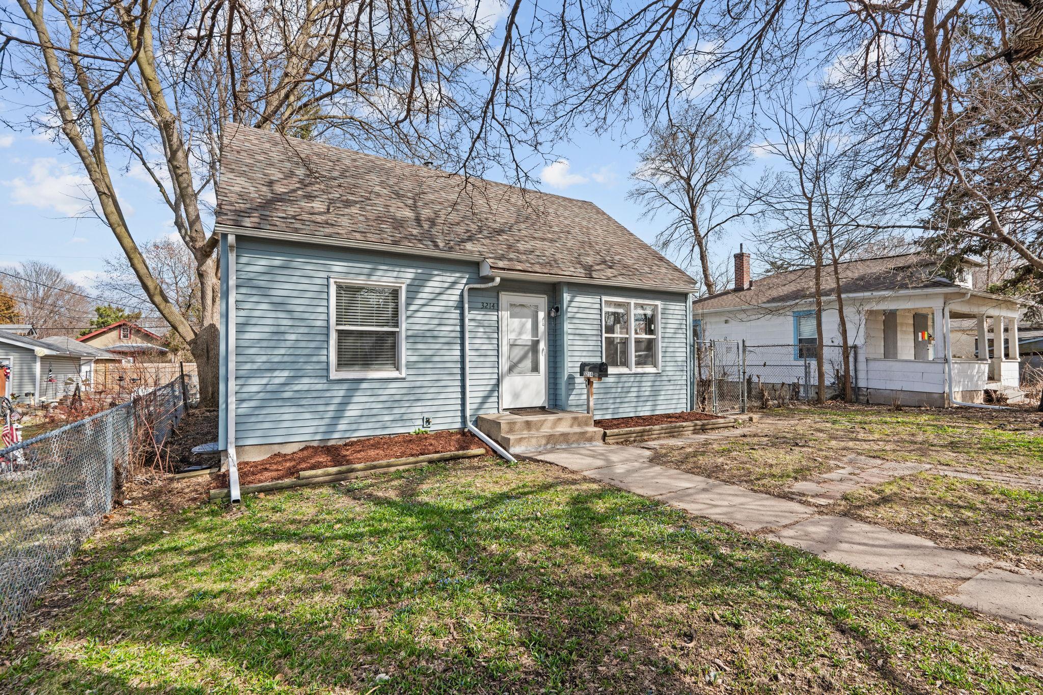 3-web-or-mls-3214 Dupont Ave-3.jpg
