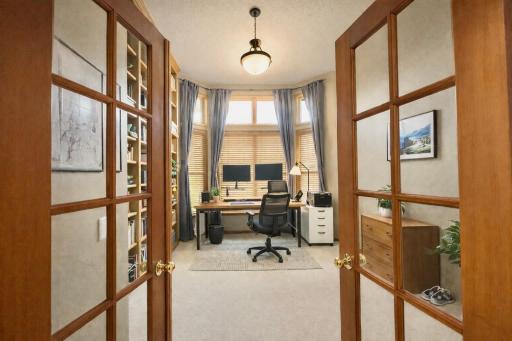 18412 Pathfinder Drive, Eden Prairie, MN 55347