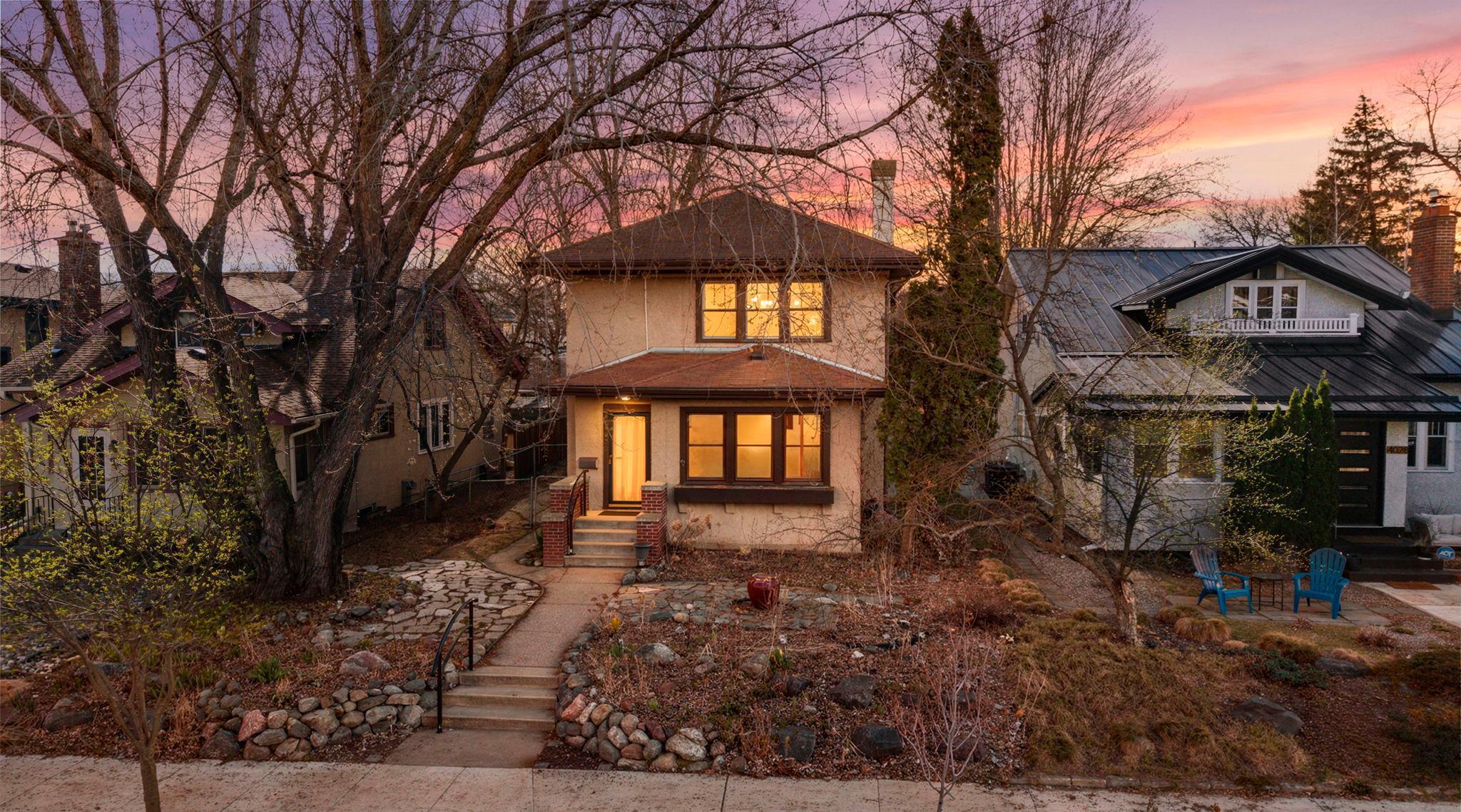 Welcome to 4032 Grand Ave S