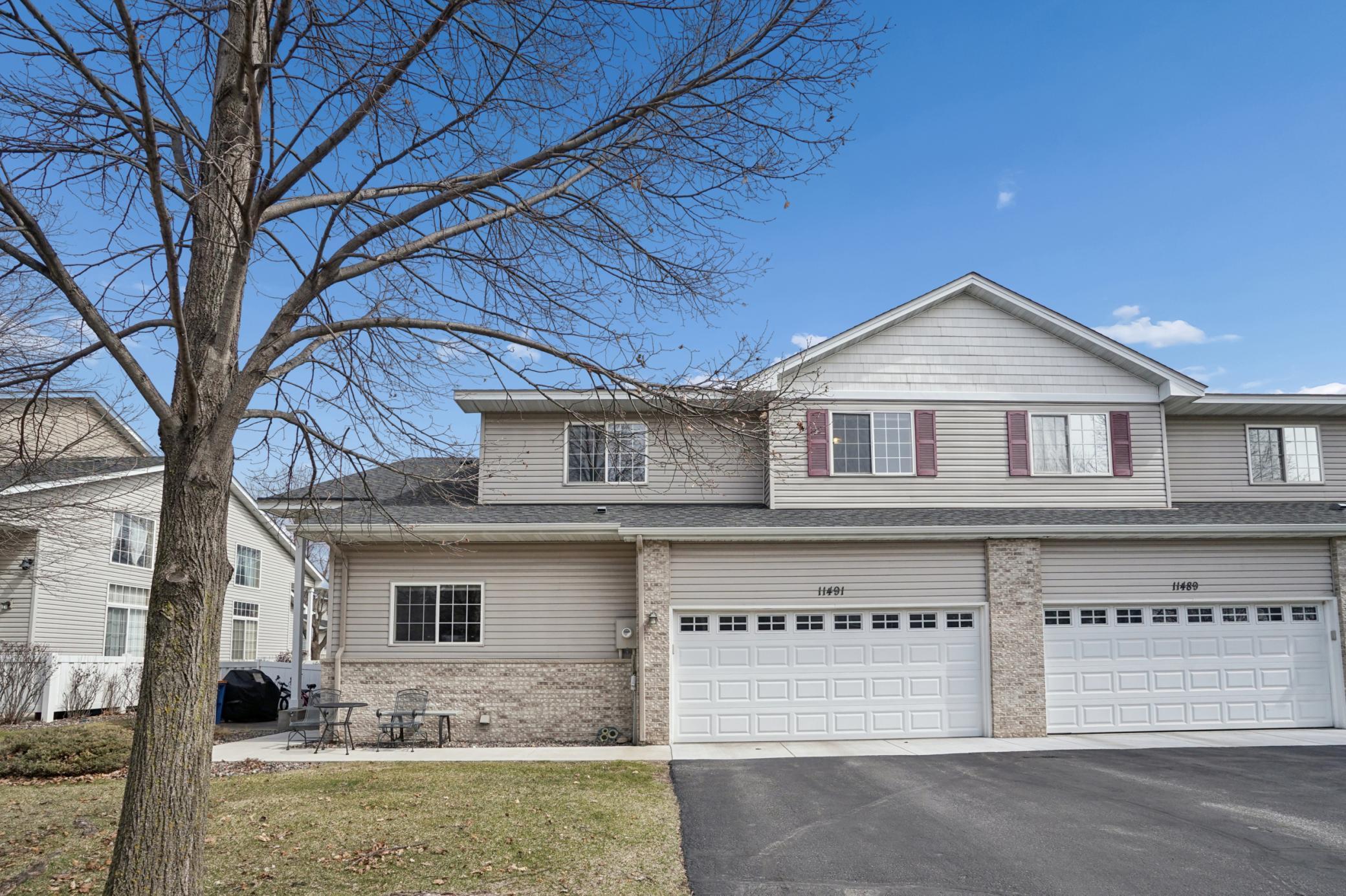 4 Bedrooms~4Bathrooms~2Kitchens!