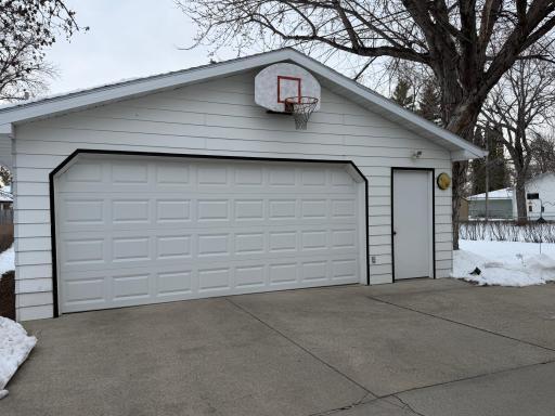 Oversized 2 stall garage