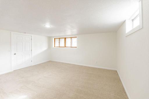 312 Cedar LN, Montevideo, MN 56265