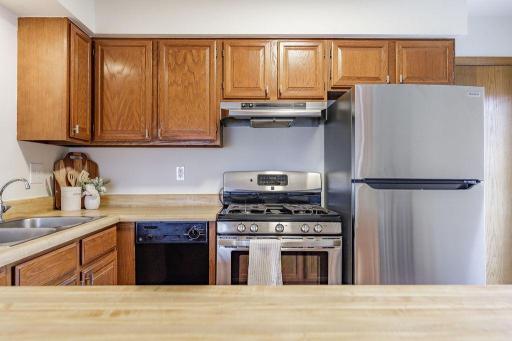 312 Cedar LN, Montevideo, MN 56265