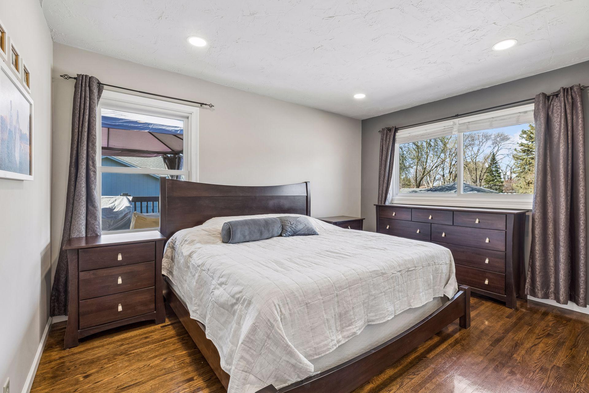 9037 Emerson Avenue South - Spacecrafting - 0014.jpg