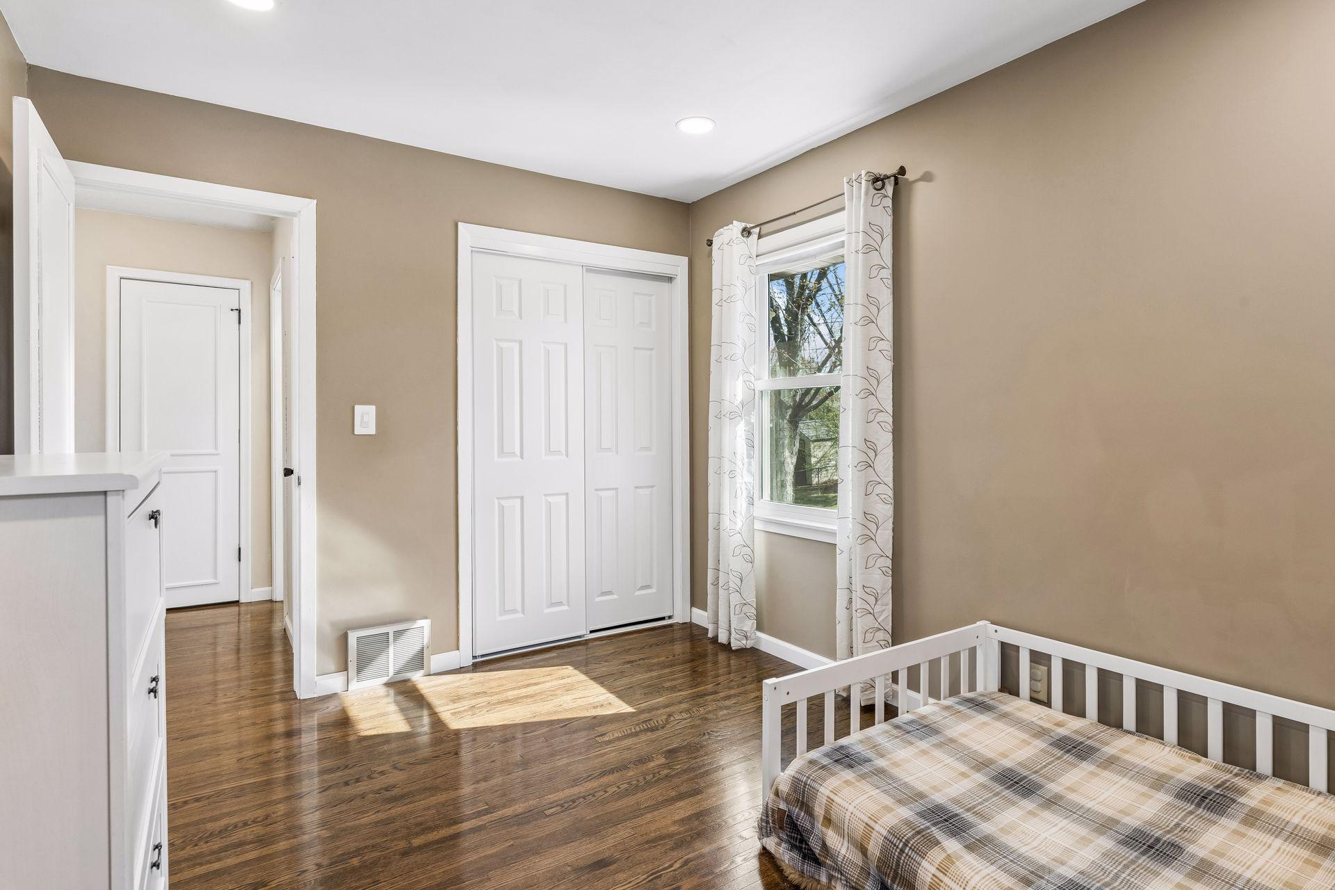 9037 Emerson Avenue South - Spacecrafting - 0019.jpg