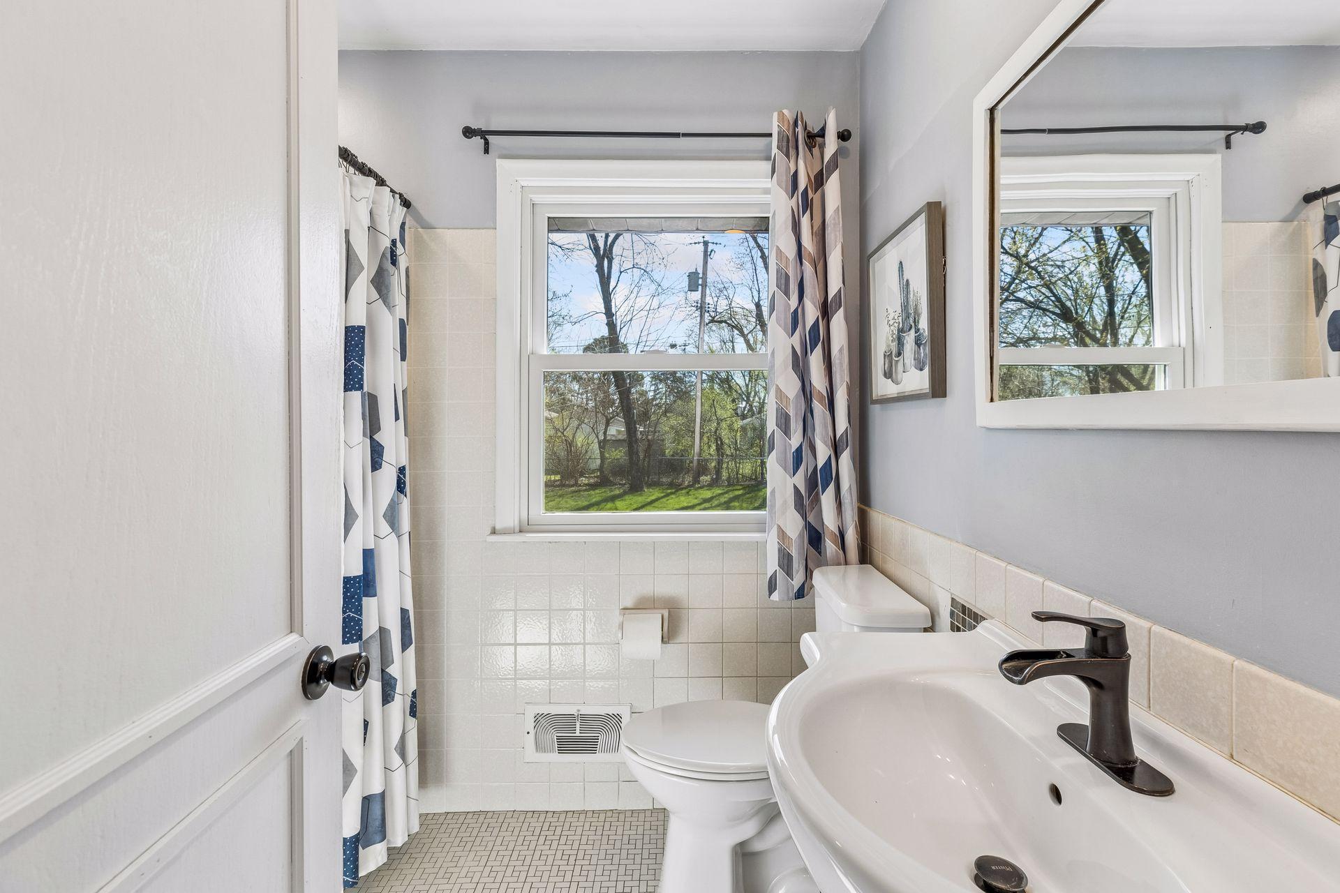 9037 Emerson Avenue South - Spacecrafting - 0021.jpg