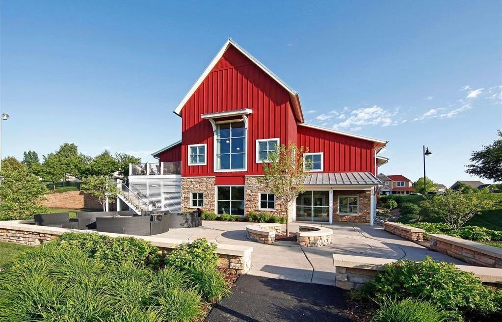 Stunning Residents Clubs in the heart of the neighborhood, offering gathering spaces, events and activities for all ages