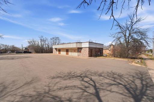 2491 County Road E E, Saint Paul, MN 55110
