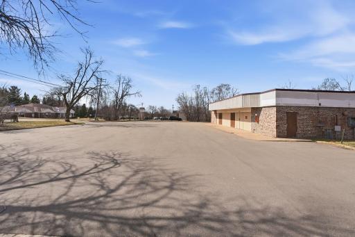 2491 County Road E E, Saint Paul, MN 55110