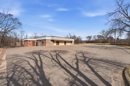 2491 County Road E E, Saint Paul, MN 55110