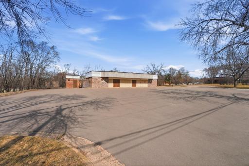 2491 County Road E E, Saint Paul, MN 55110