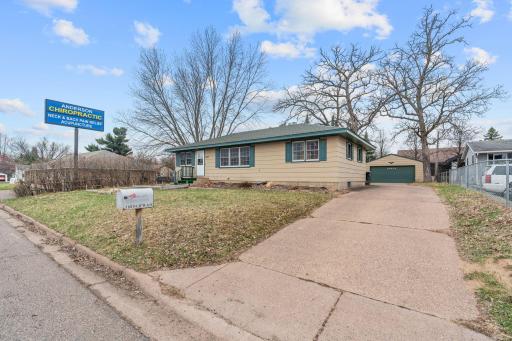 38804 8th Avenue, North Branch, MN 55056