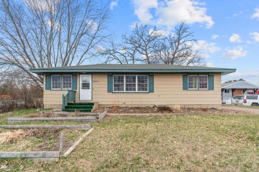 38804 8th Avenue, North Branch, MN 55056