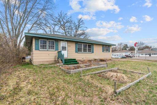 38804 8th Avenue, North Branch, MN 55056