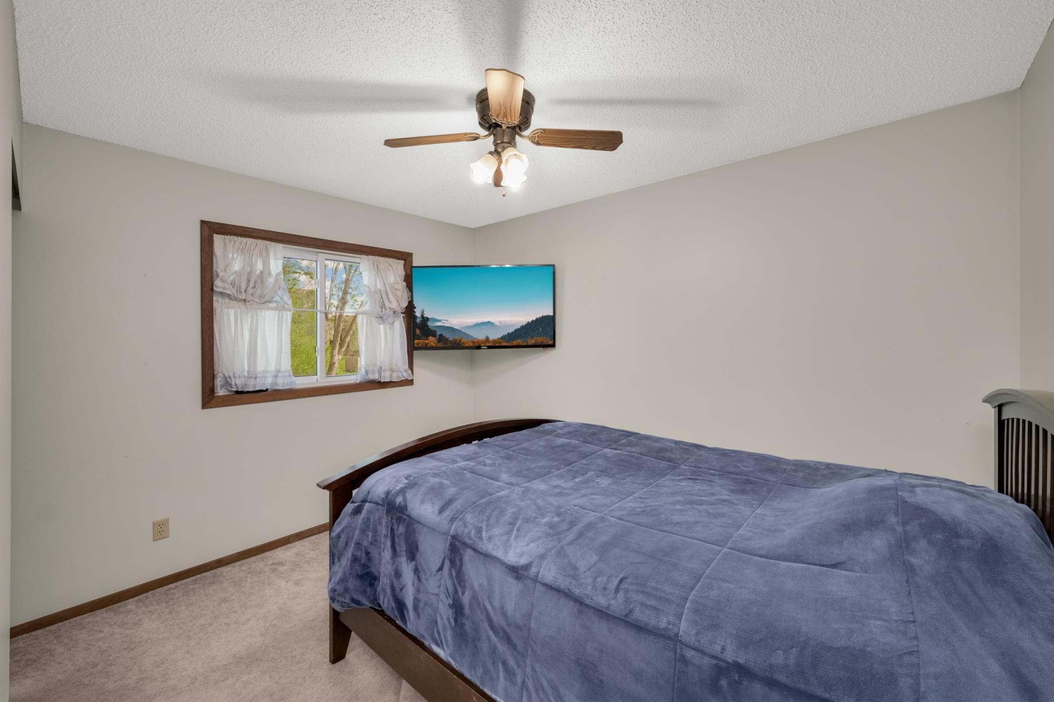 Upper level bedroom #2