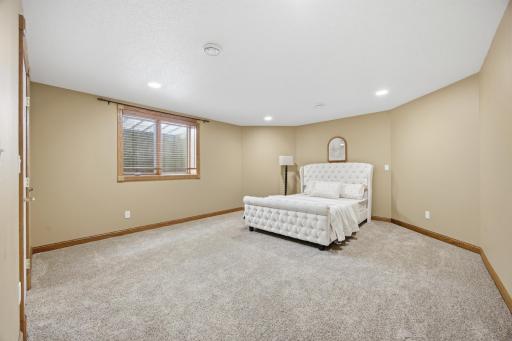 106 50th Avenue E, West Fargo, ND 58078