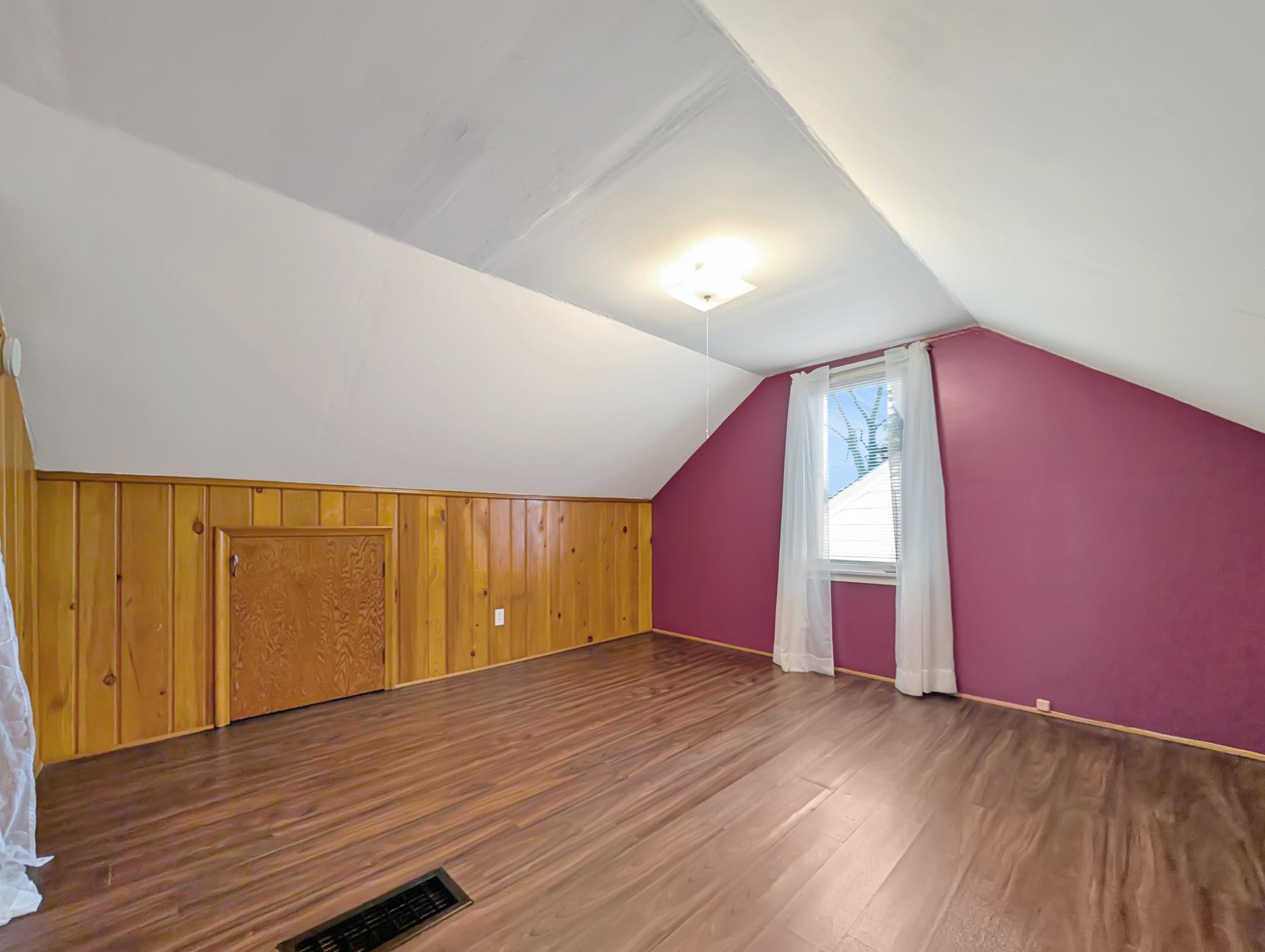 Perfect as an extra bedroom or a cozy space for your favorite hobby!