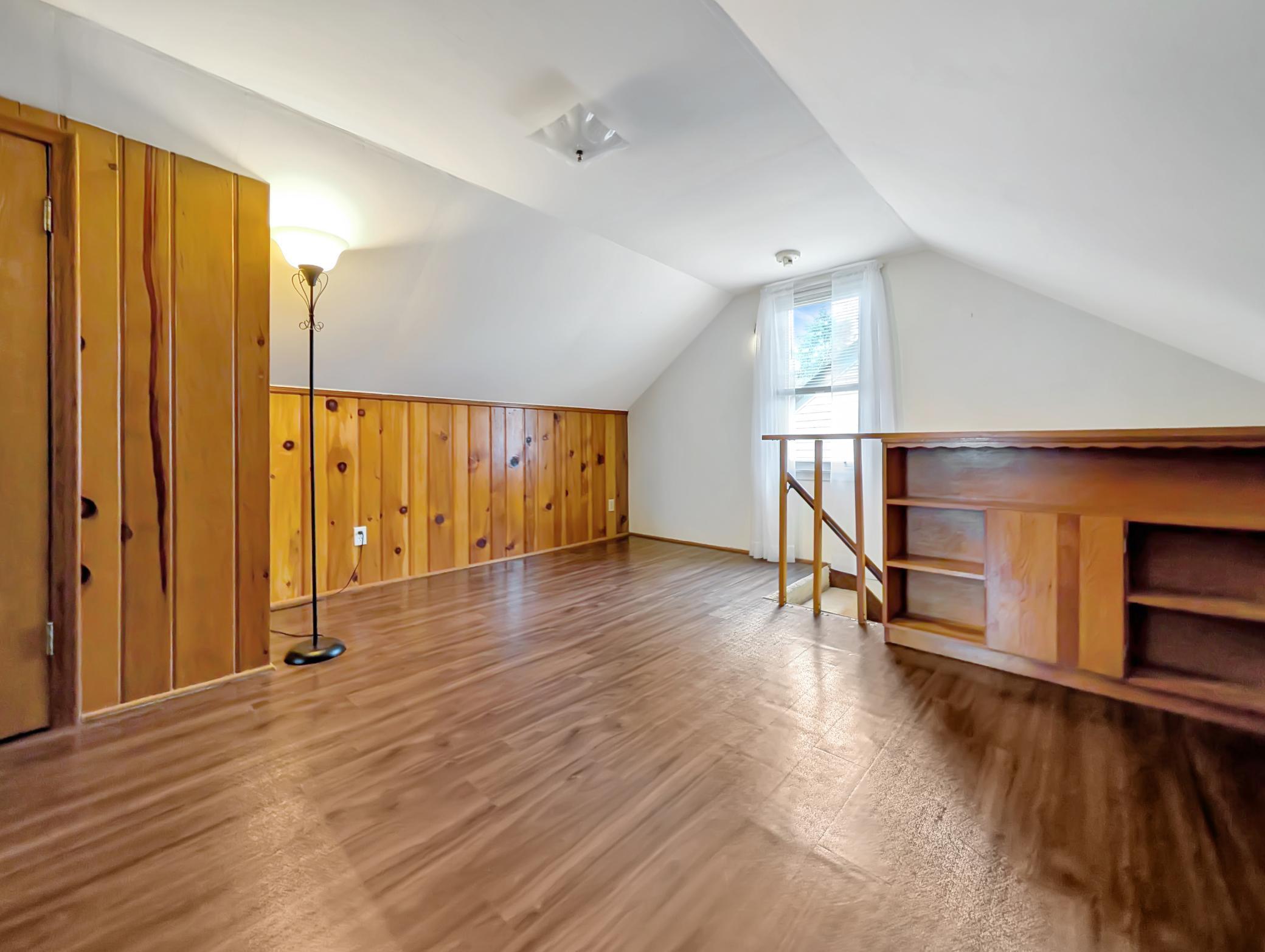 Built-in shelves for your knickknacks and other items!