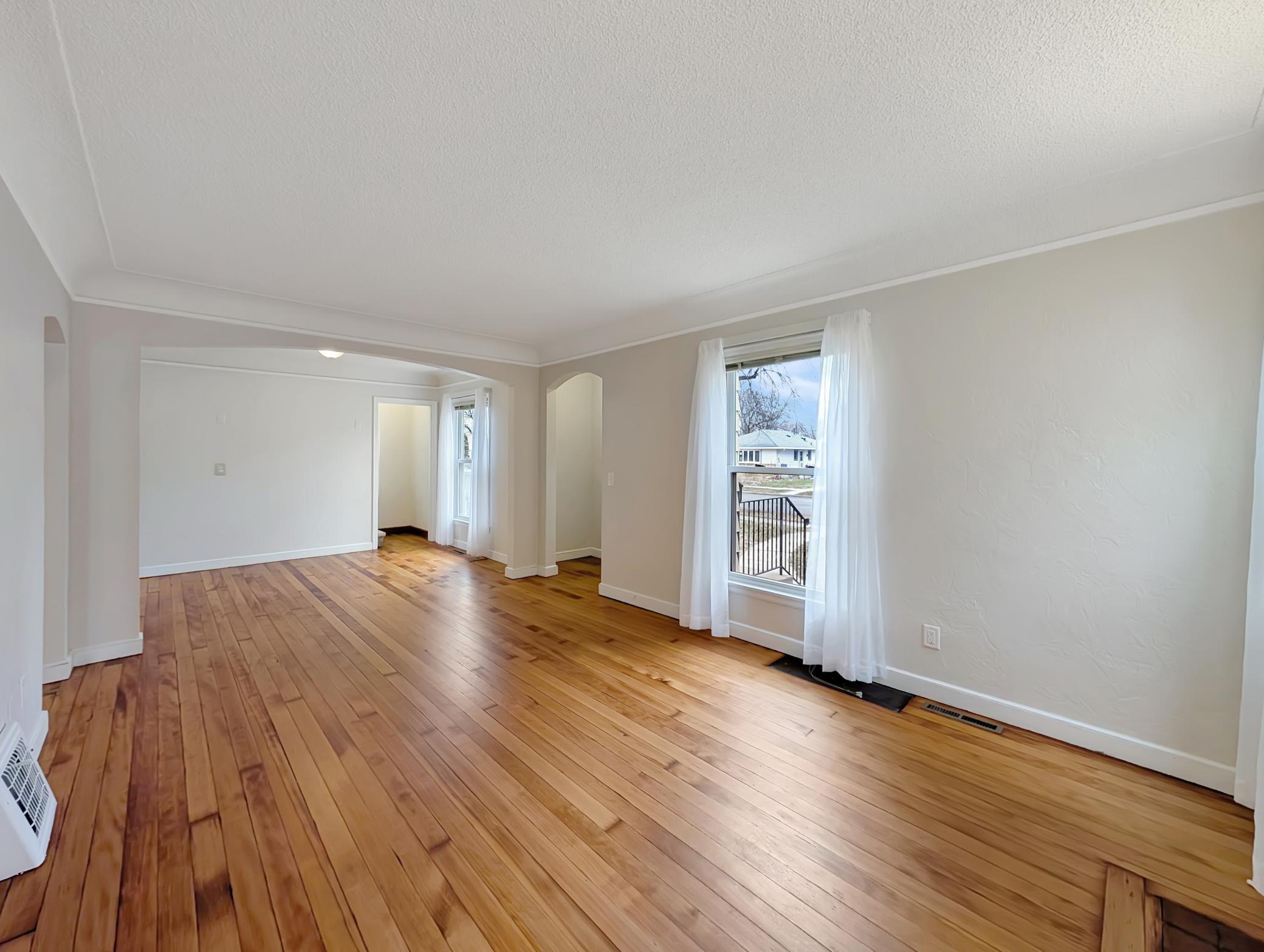 These windows really brighten the room!