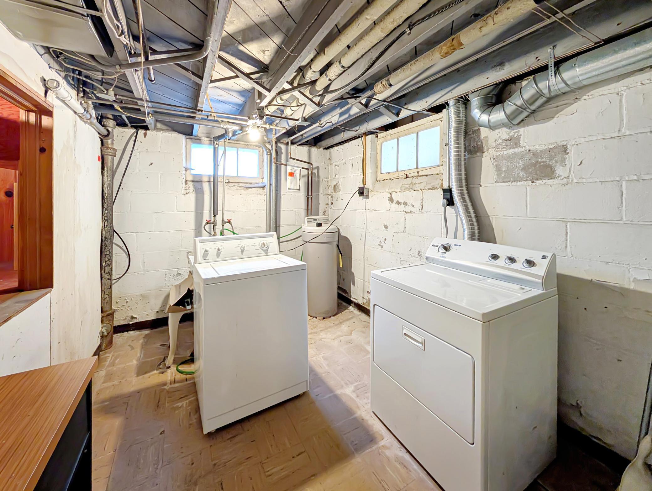 Laundry in basement!