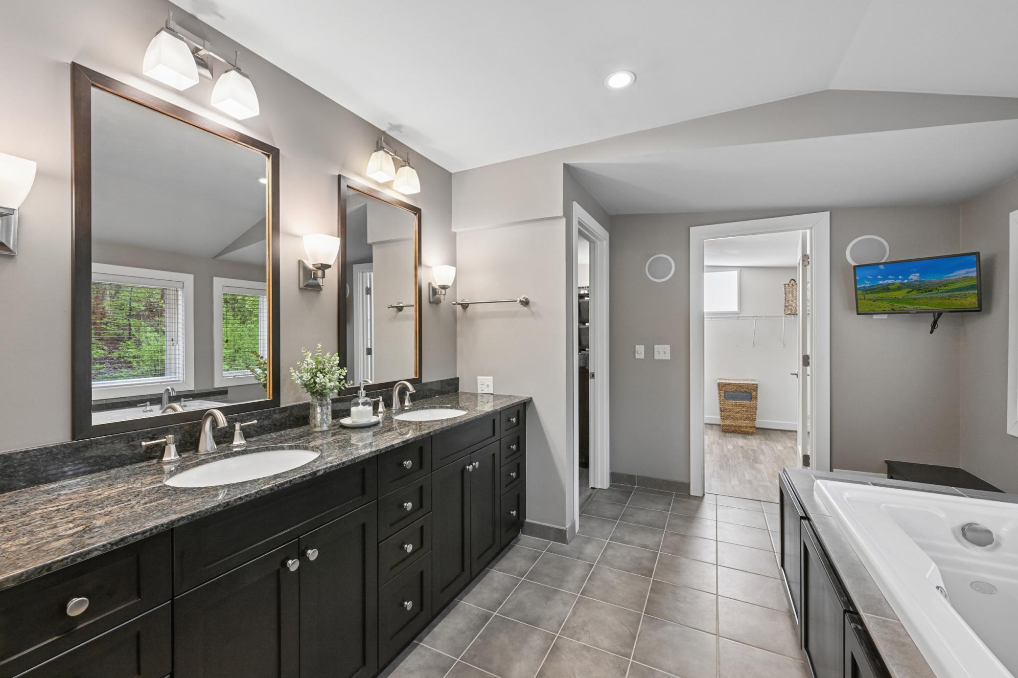 Large Owners Ensuite