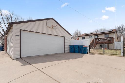 3930 Vera Cruz Avenue N, Minneapolis, MN 55422