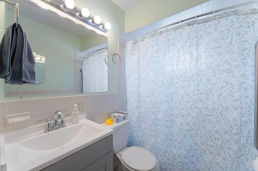 3930 Vera Cruz Avenue N, Minneapolis, MN 55422