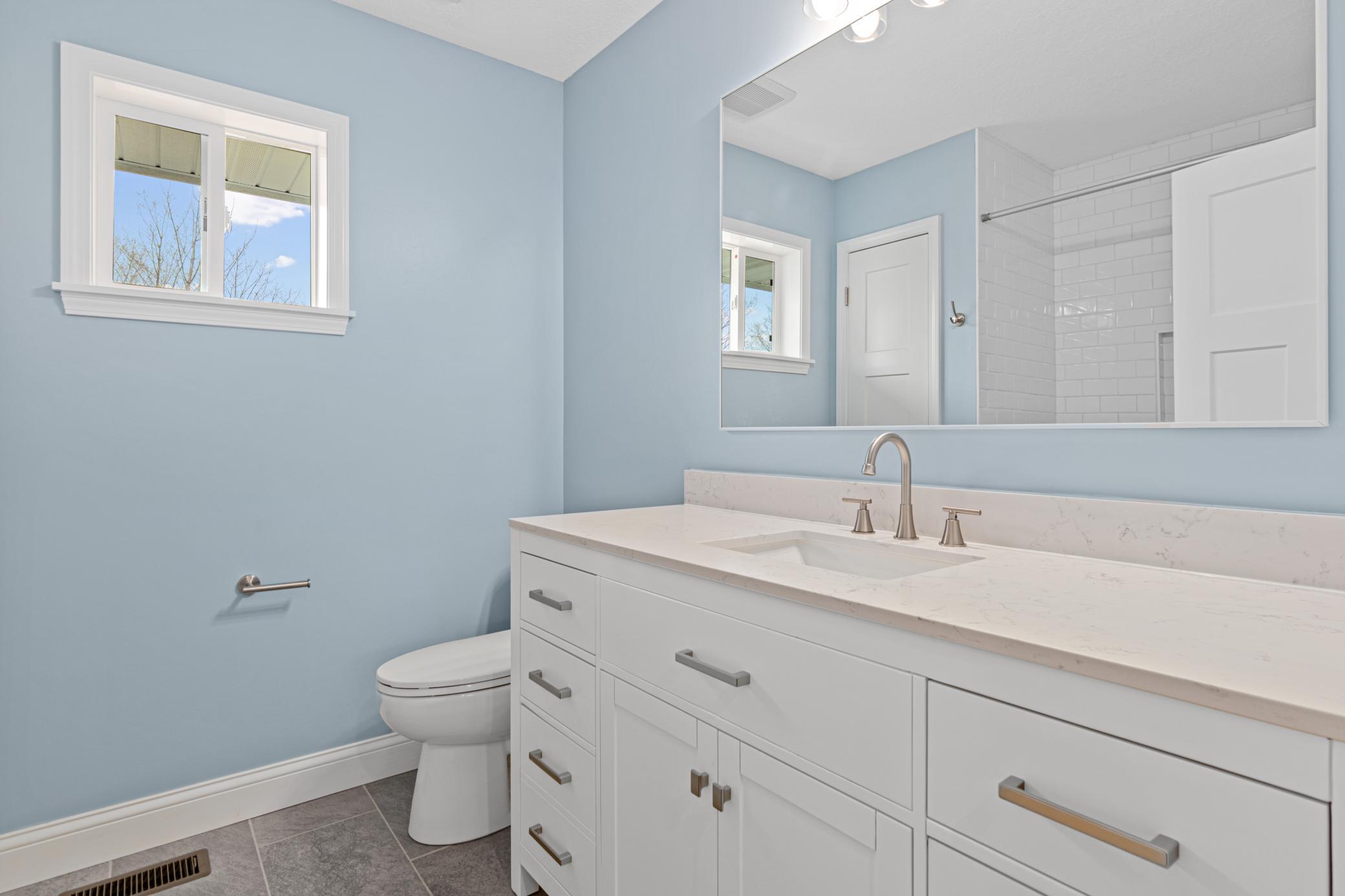 Bedroom level full bath