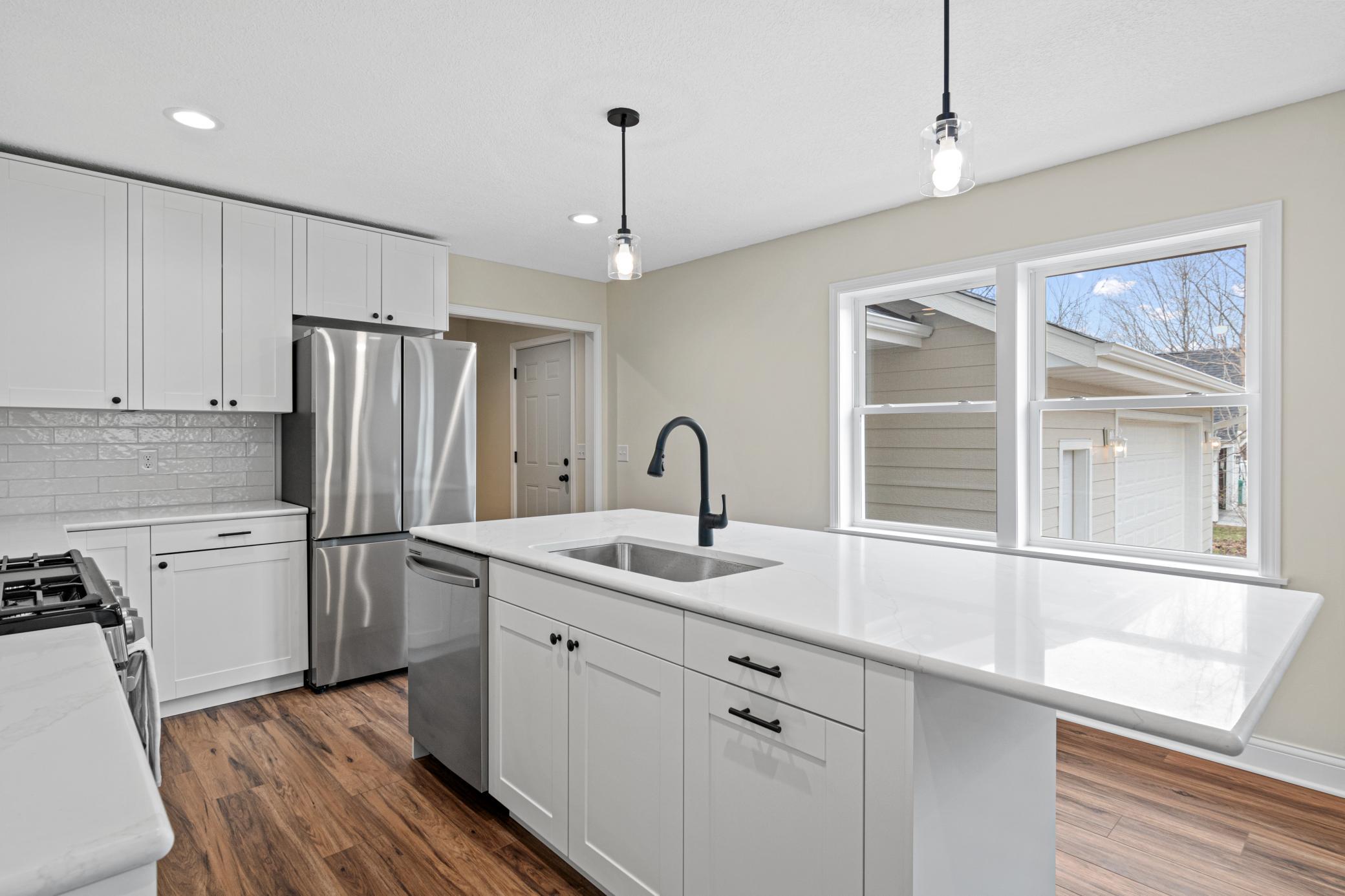 Large Center Island with Sink