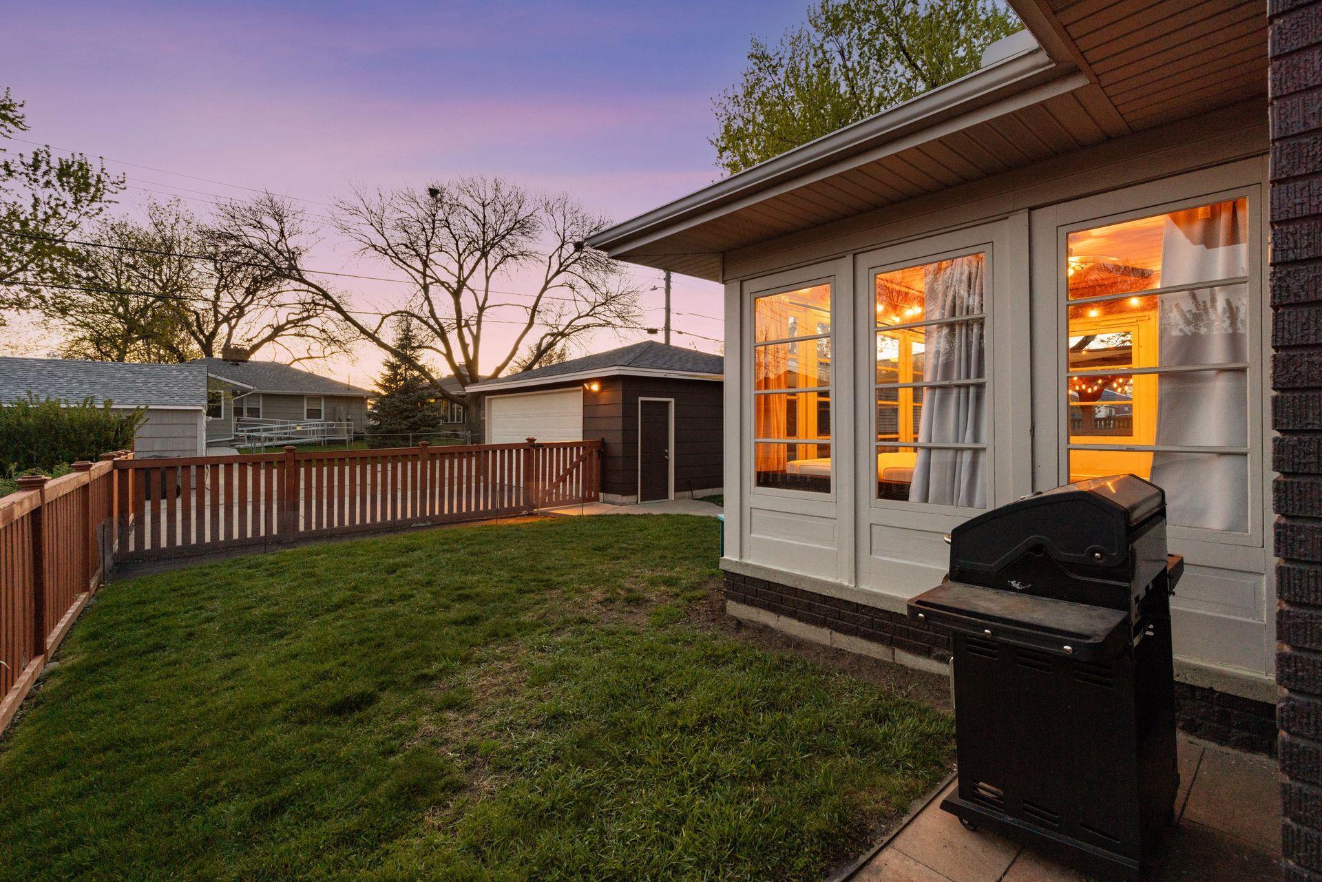 Perfect grill pad right off the kitchen