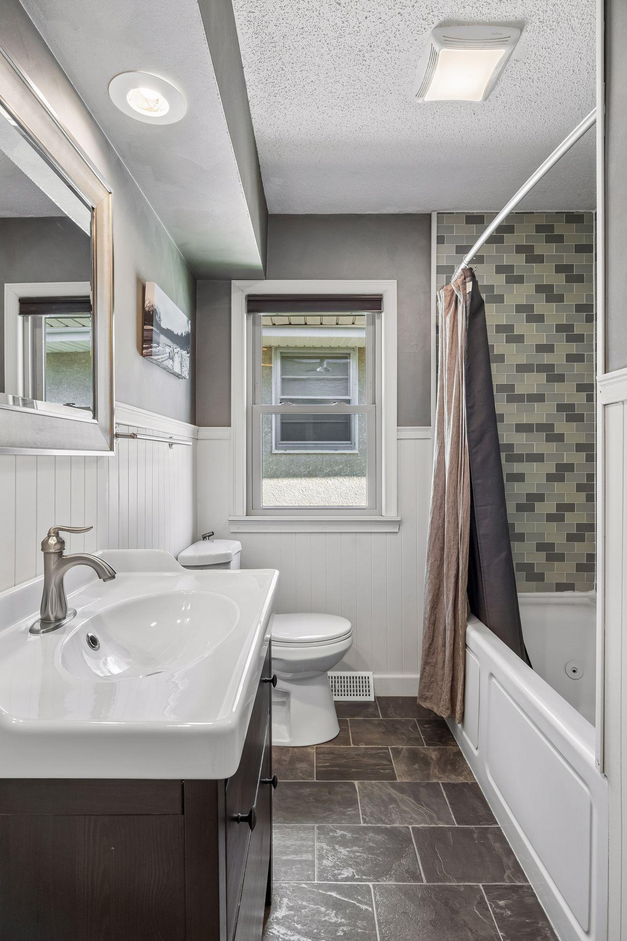 Modern whirlpool bath on main level