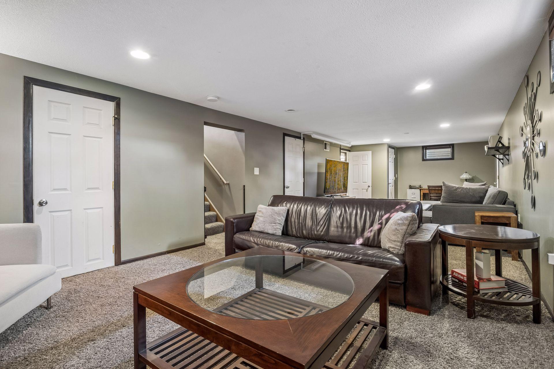 Finished lower level with 4th BR, full bath and Family room