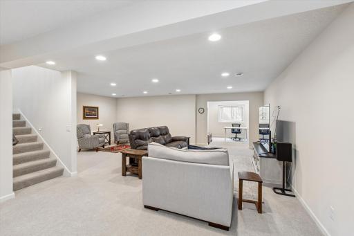 Large recreation room with sitting room and flex space