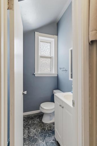 125 E 2nd Street, Blue Earth, MN 56013