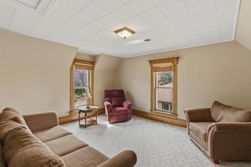 125 E 2nd Street, Blue Earth, MN 56013
