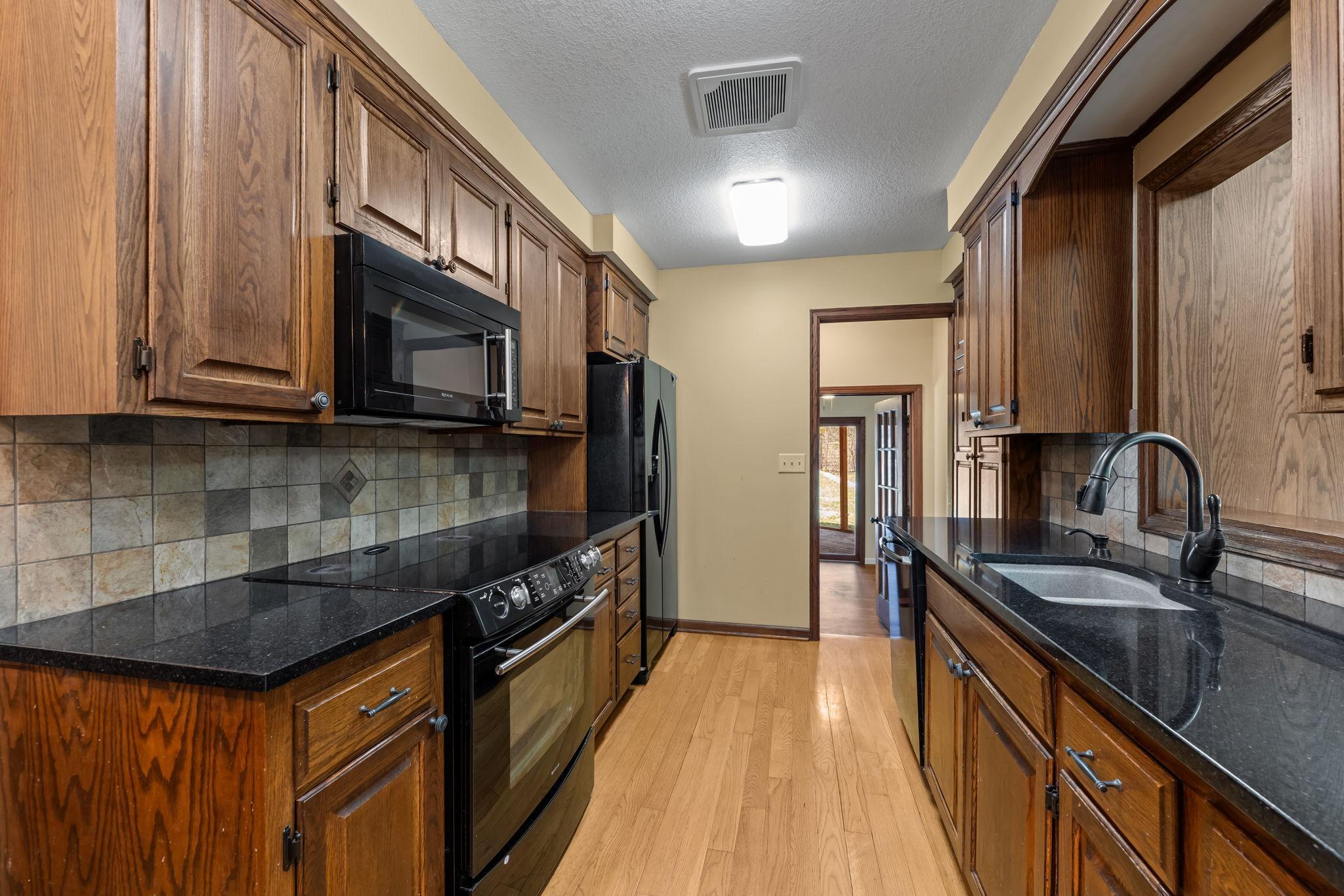 32-web-or-mls-6180 Chaska Rd_036.jpg