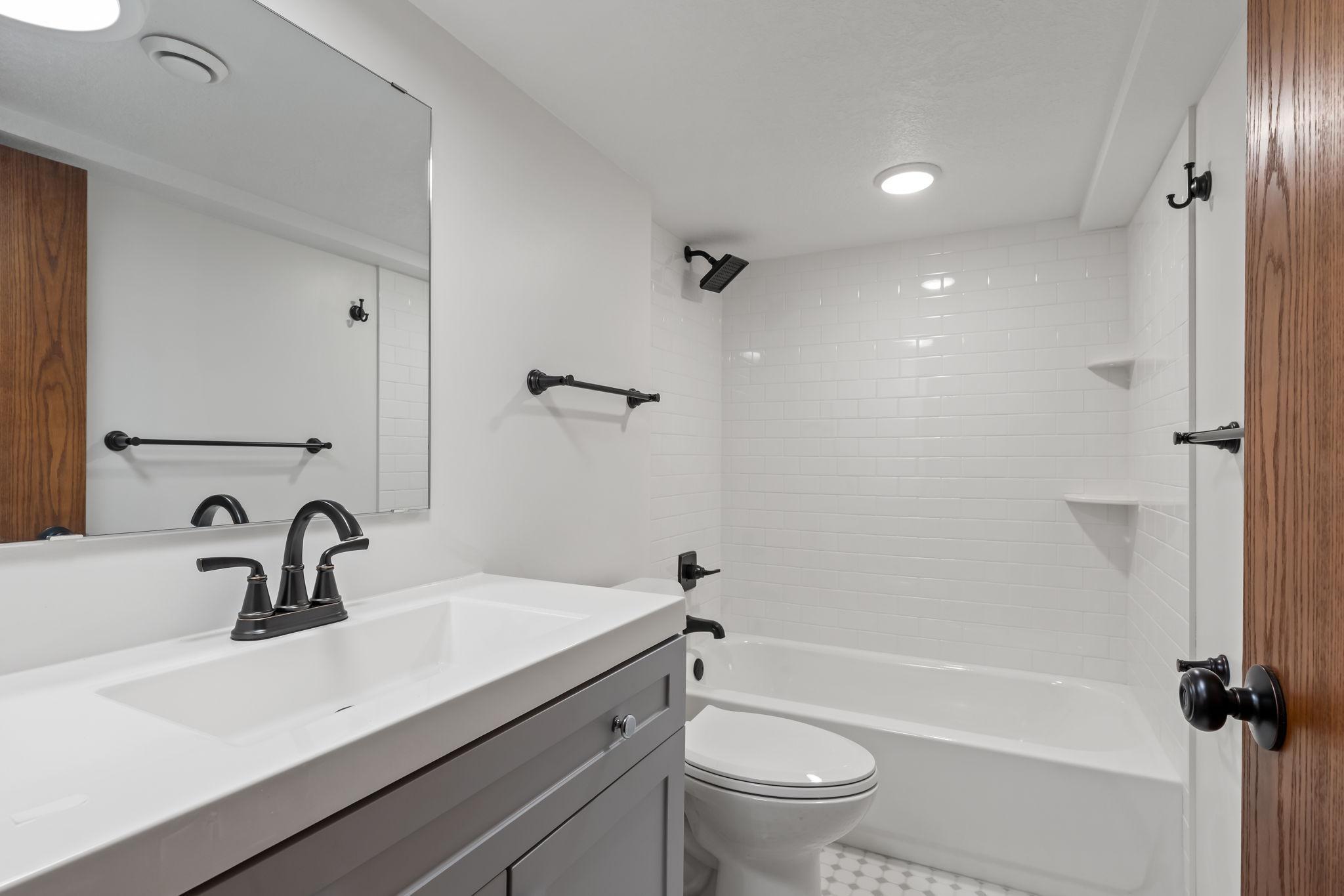 54-web-or-mls-6180 Chaska Rd_102.jpg