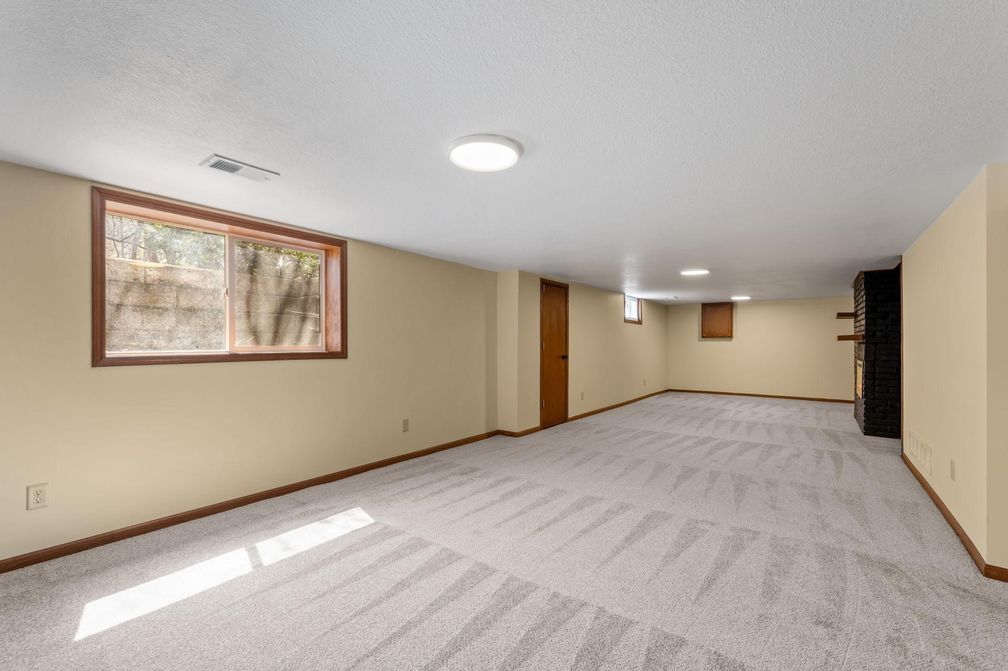 51-web-or-mls-6180 Chaska Rd_093.jpg