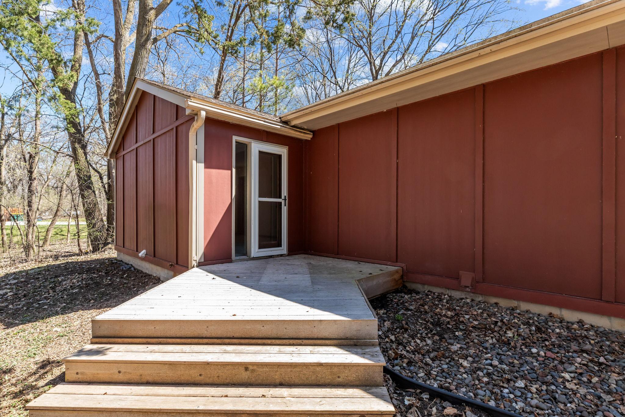 6-web-or-mls-6180 Chaska Rd Exterior_06.jpg