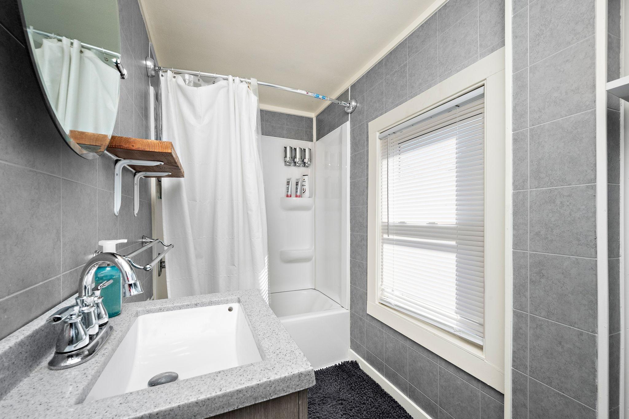 970 Geranium Ave E, Saint Paul, MN 55106-Boulevard-16.jpg