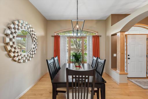 Inviting dining room off kitchen and foyer