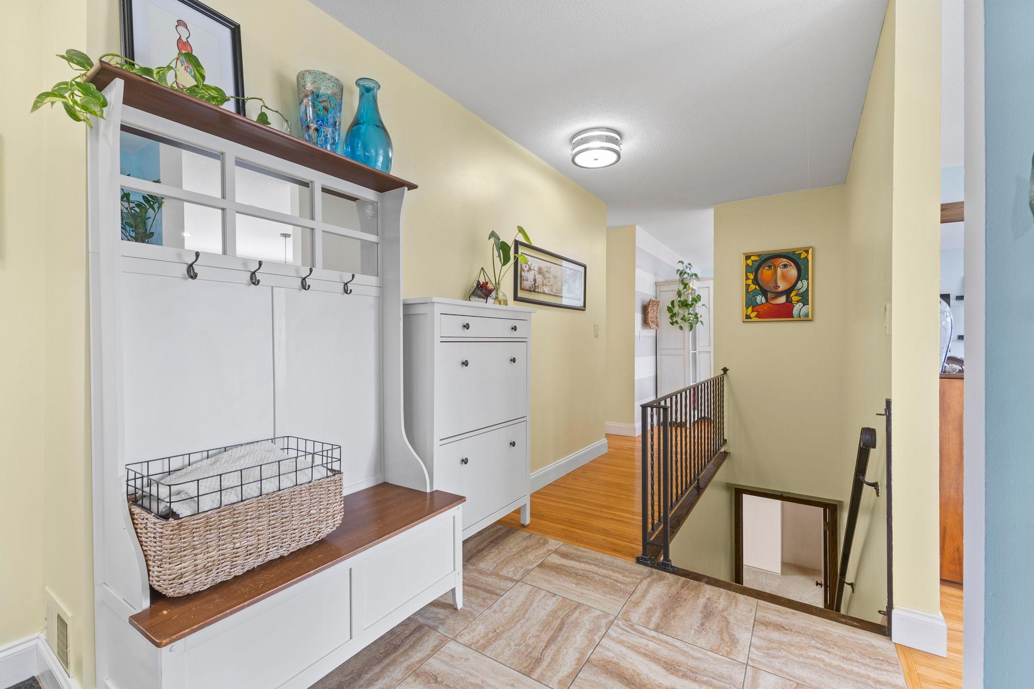 Vivid Spaces_4409 W 98th St_07.jpg