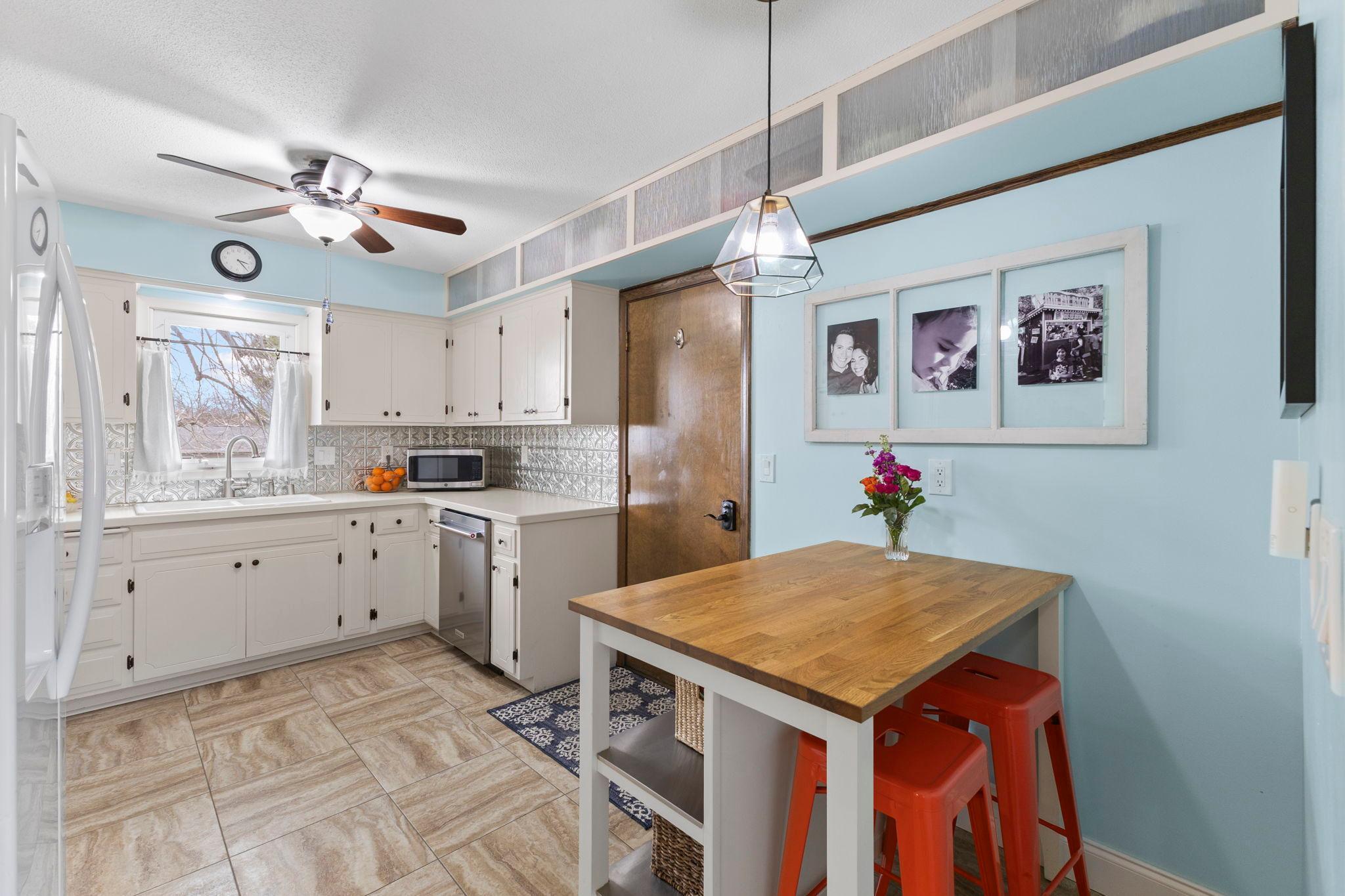 Vivid Spaces_4409 W 98th St_10.jpg