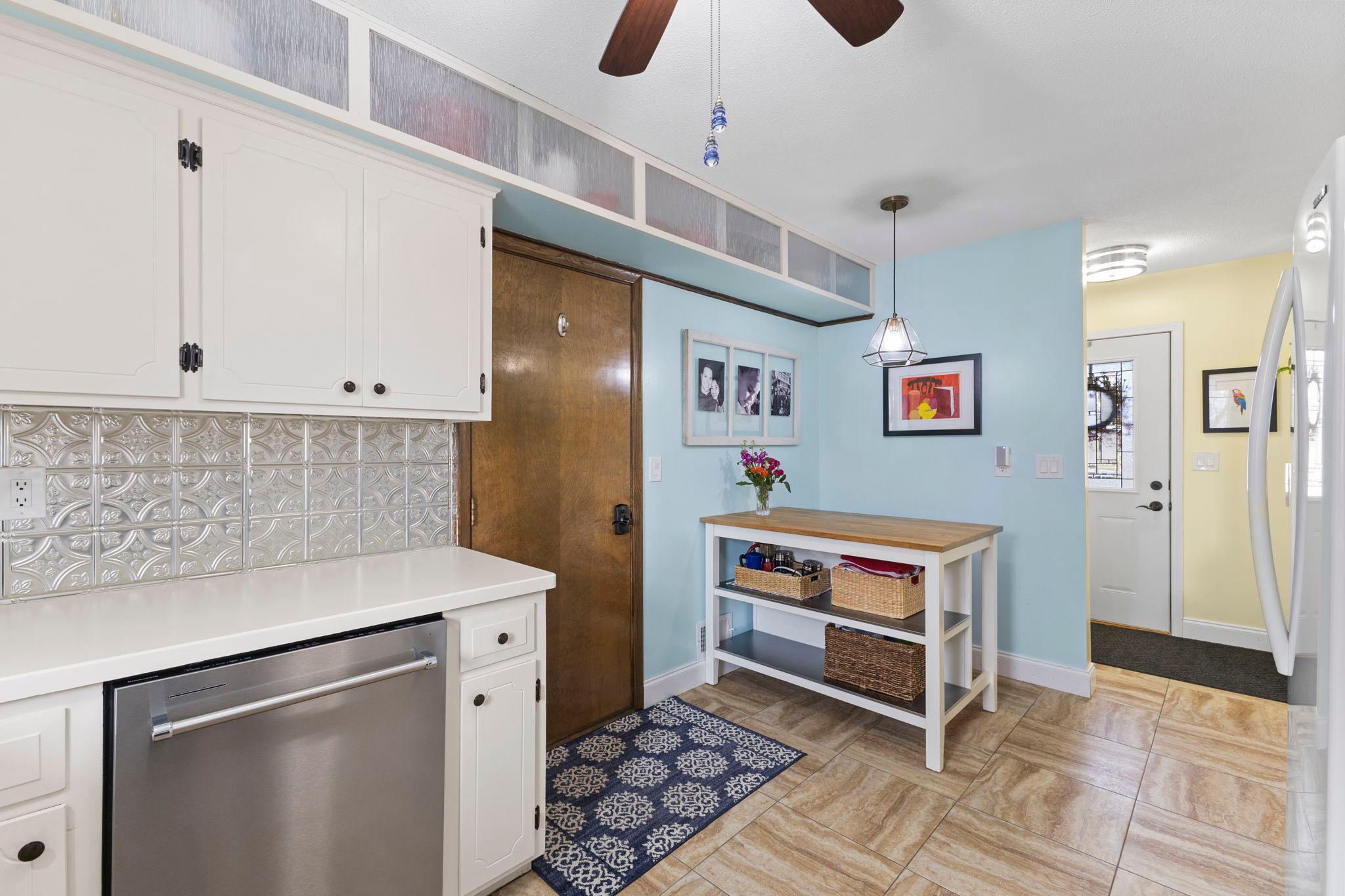 Vivid Spaces_4409 W 98th St_12.jpg