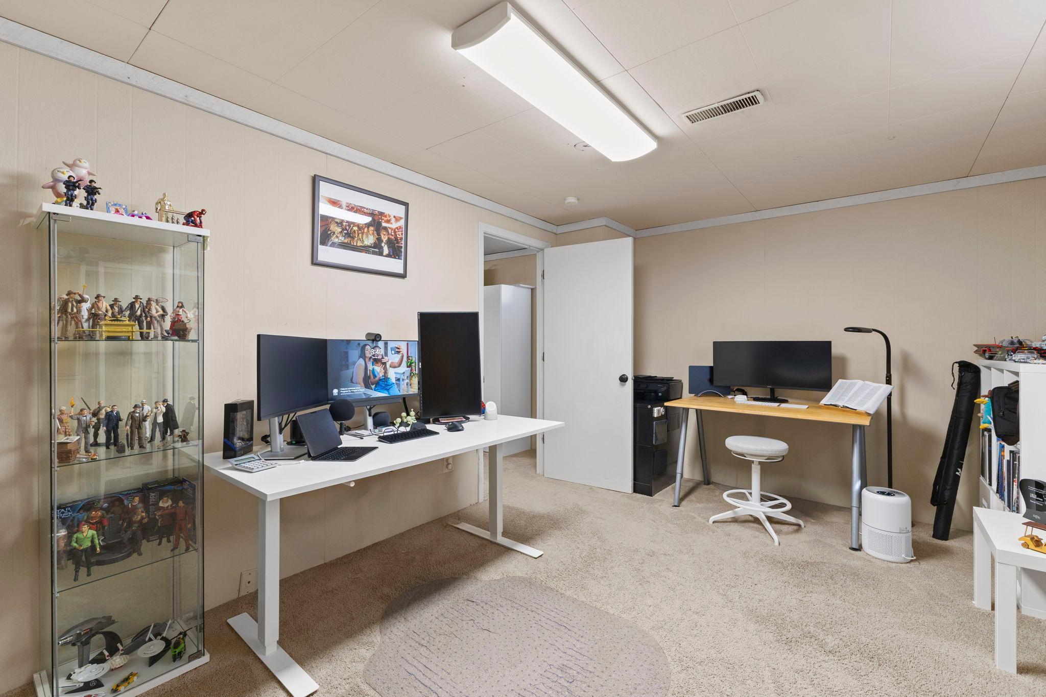 Vivid Spaces_4409 W 98th St_36.jpg