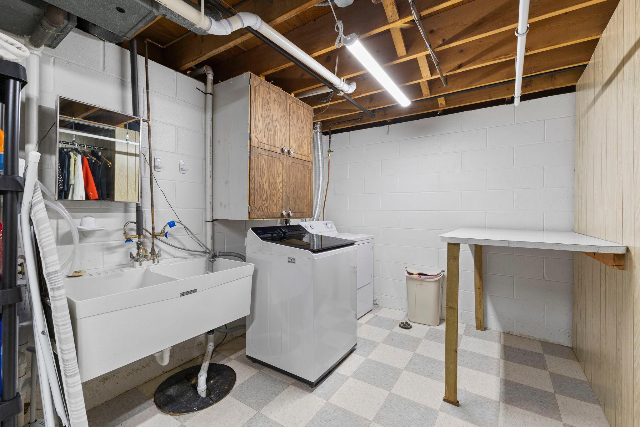 Vivid Spaces_4409 W 98th St_34.jpg