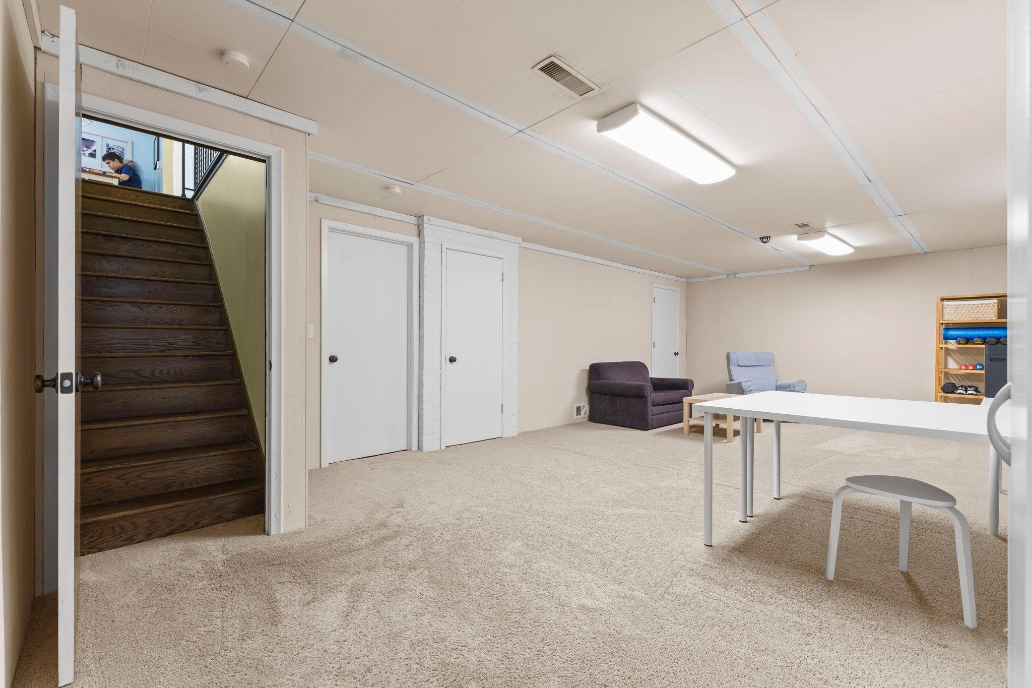 Vivid Spaces_4409 W 98th St_28.jpg