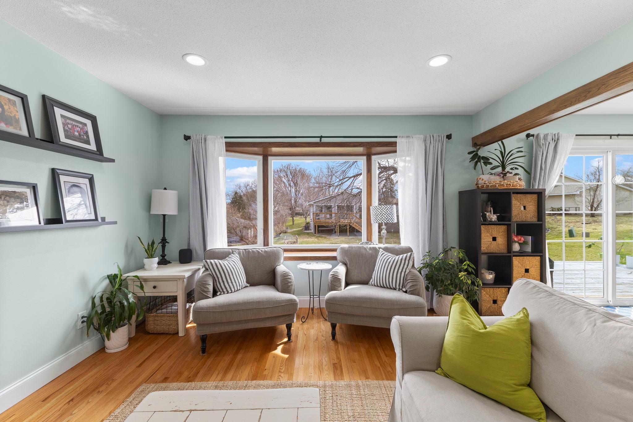 Vivid Spaces_4409 W 98th St_20.jpg